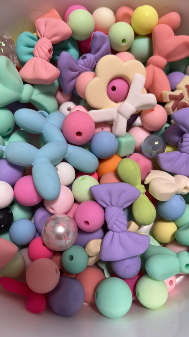 新粉福利款(手感漆串珠长链）