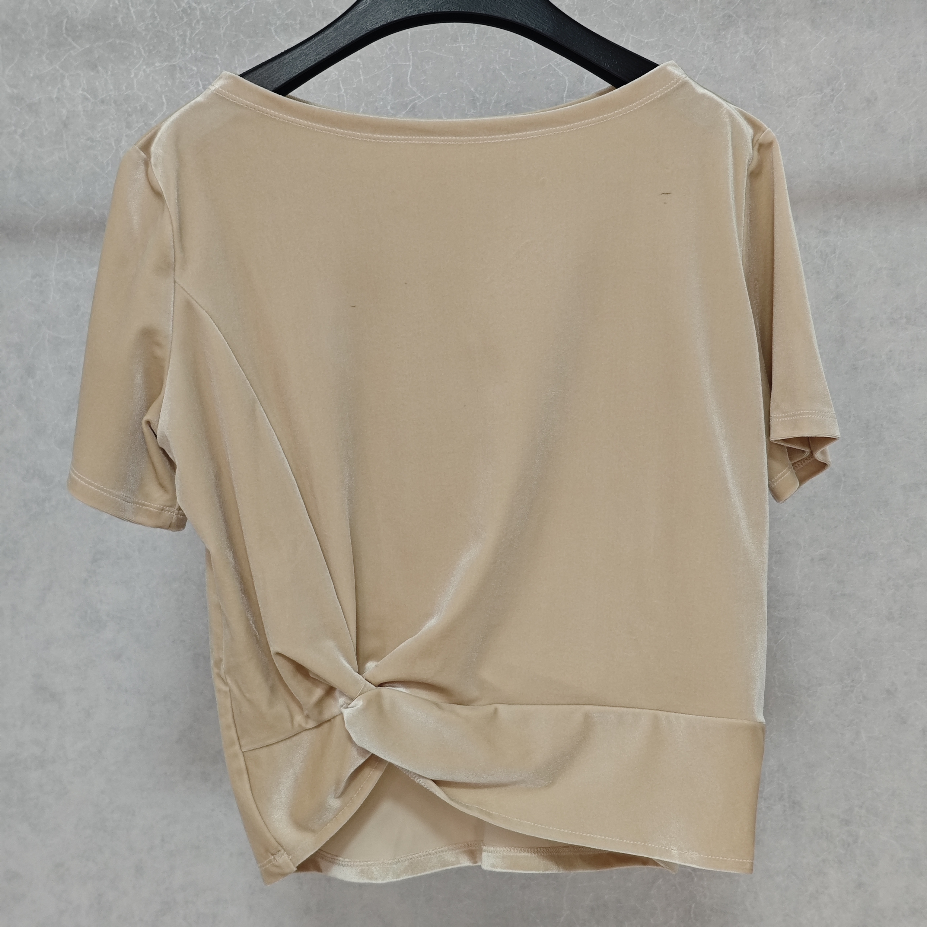 设计师系列  Y717-1  女装时尚个性收腰短袖T恤衫奶油杏TX0520