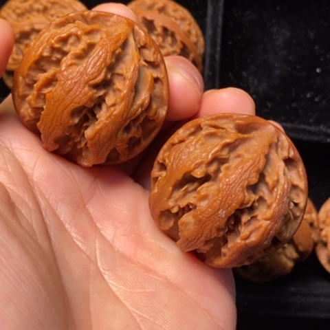 文玩核桃把件秦岭山脉的一