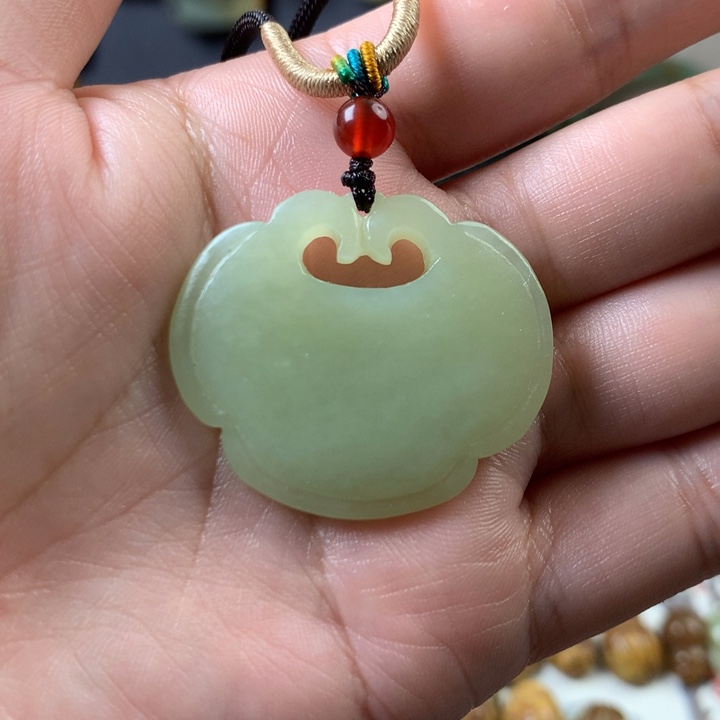 岫岩老玉（透闪石质玉）挂件未镶嵌