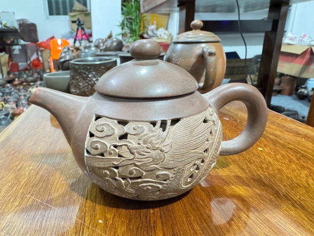 钦州坭兴陶林朱勋镂空大龙壶