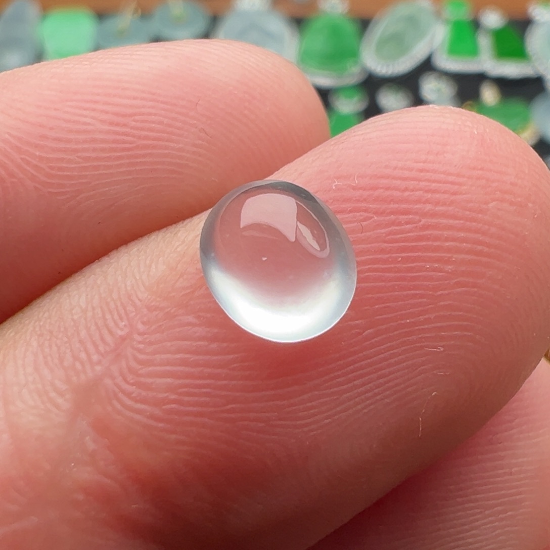 翡翠颈饰未镶嵌蛋面6.8