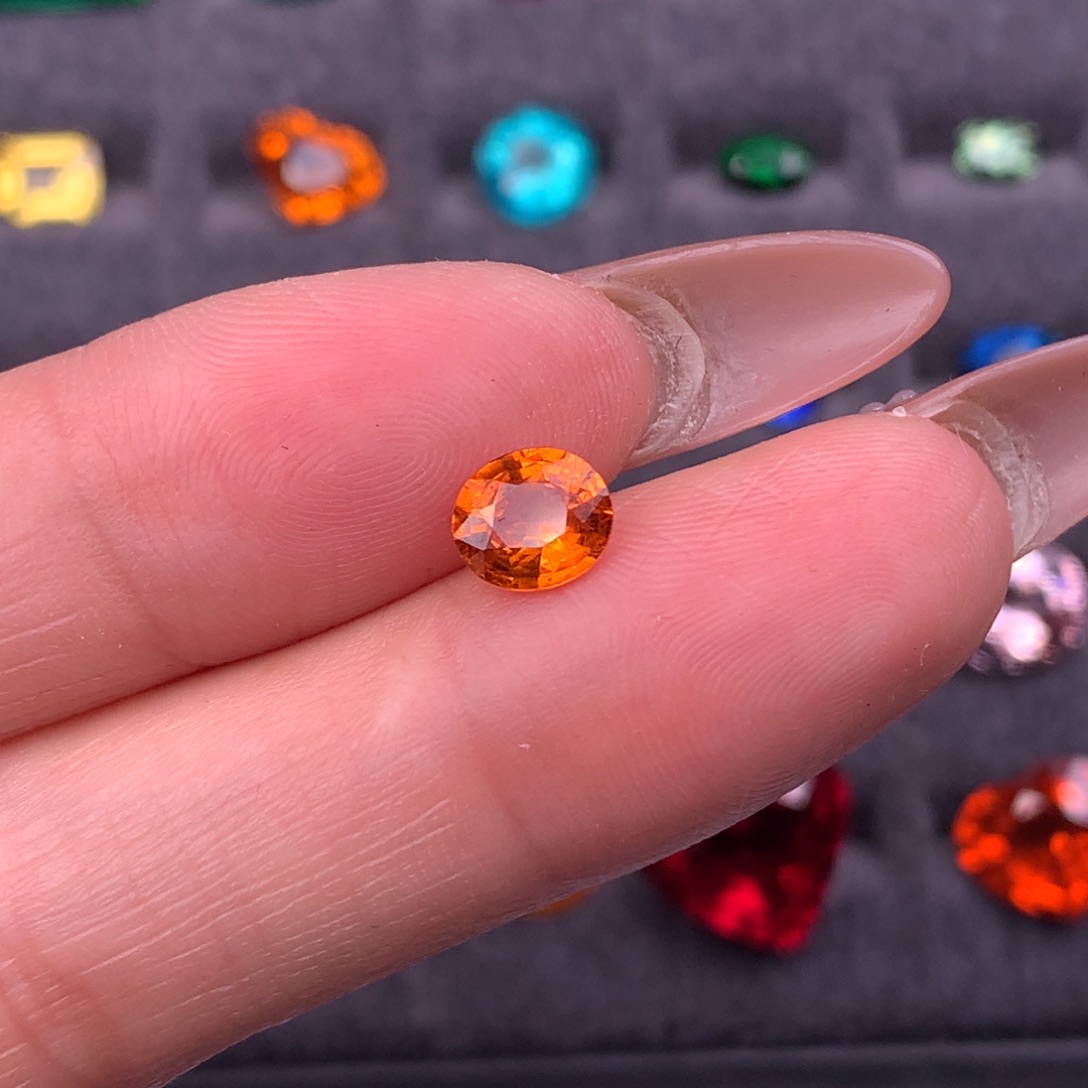 石榴石（芬达石）珠宝半成品未镶嵌1.2ct