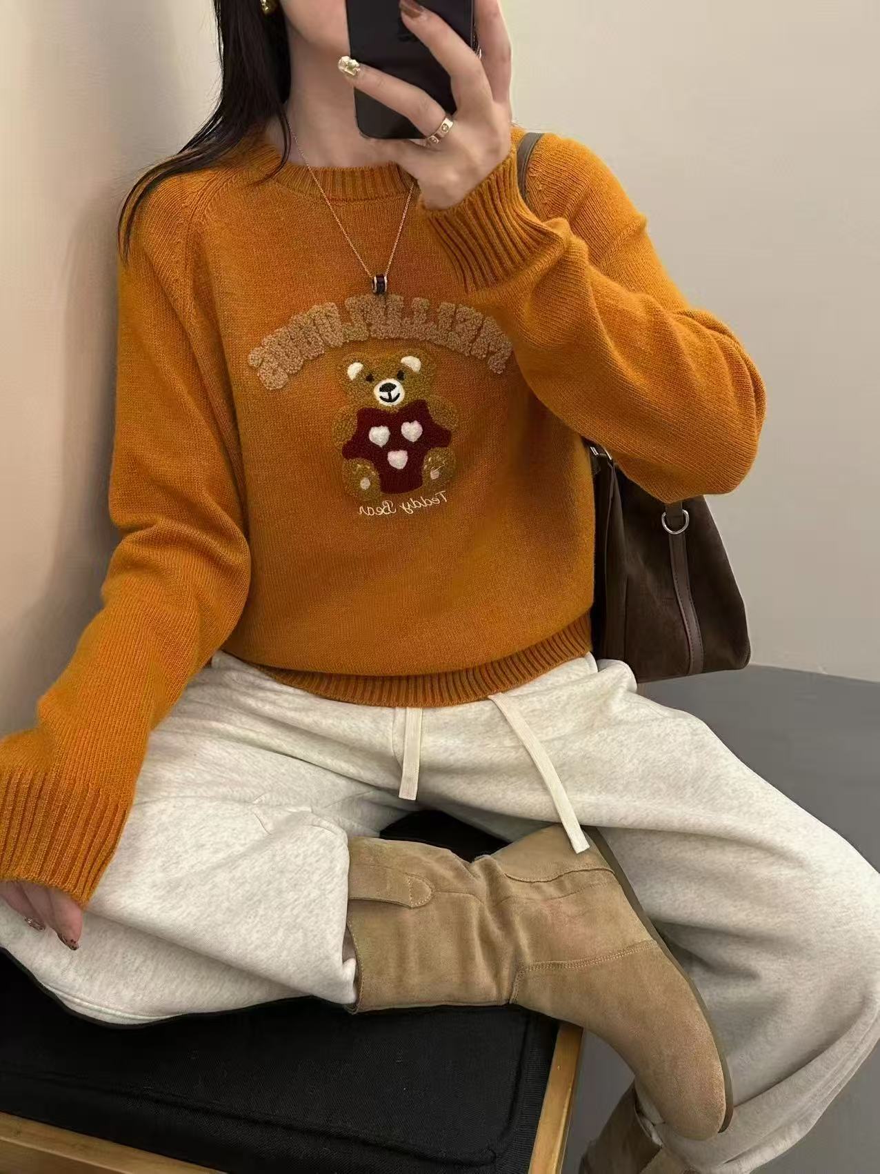 新粉必入！！！【小熊】秋冬新款毛衣女长袖圆领套头卡通针织衫
