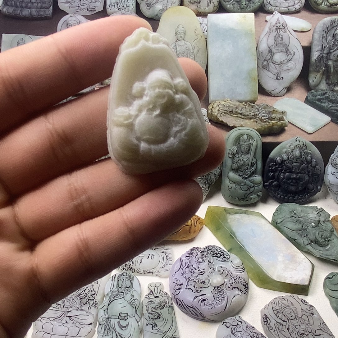 定制翡翠未镶嵌翡翠