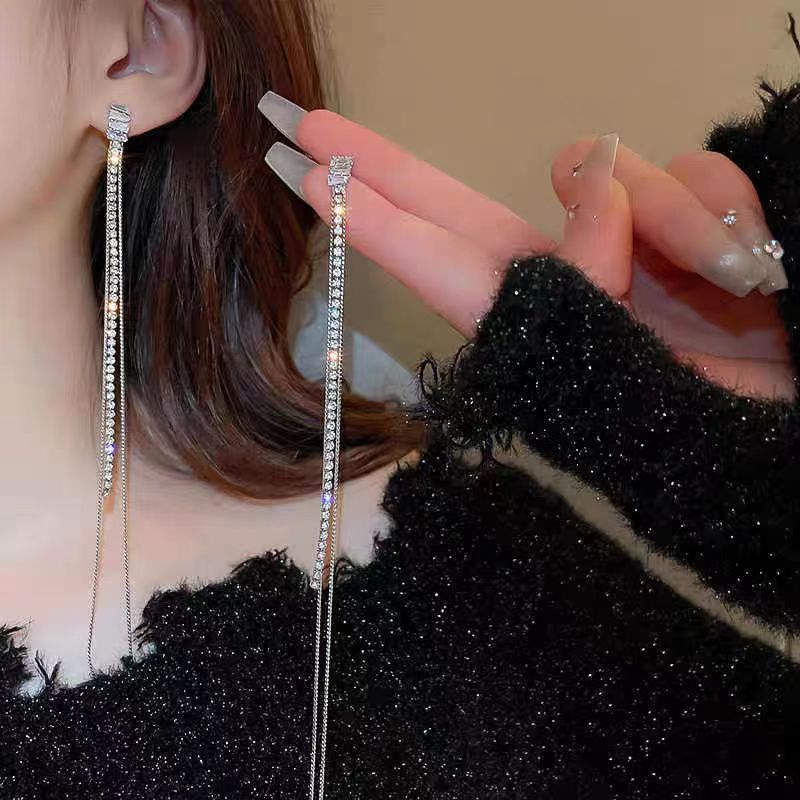 轻奢高级感仿锆长款流苏时尚潮流耳环女欧美夸张设计感走秀耳饰