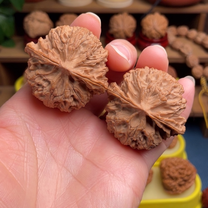 文玩核桃把件苹果园44.5