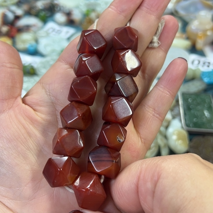 玛瑙/玉髓颈饰未镶嵌