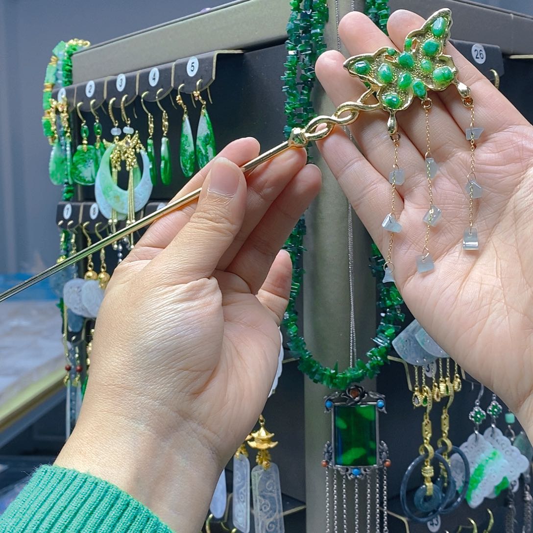 颈饰未镶嵌翡翠翡翠