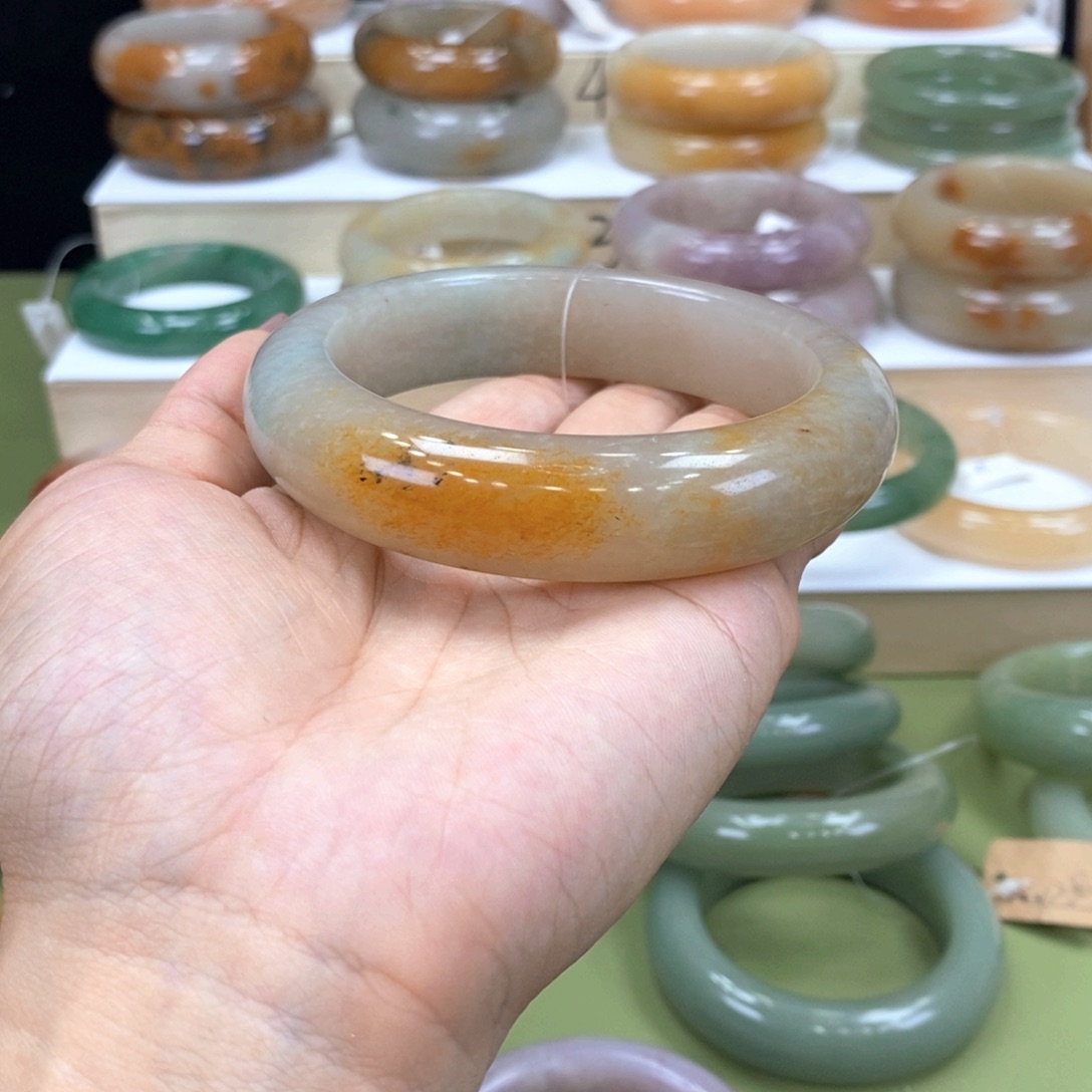 迷***张石英岩玉手镯未镶嵌