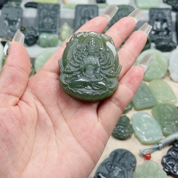 *****和田玉未镶嵌颈饰