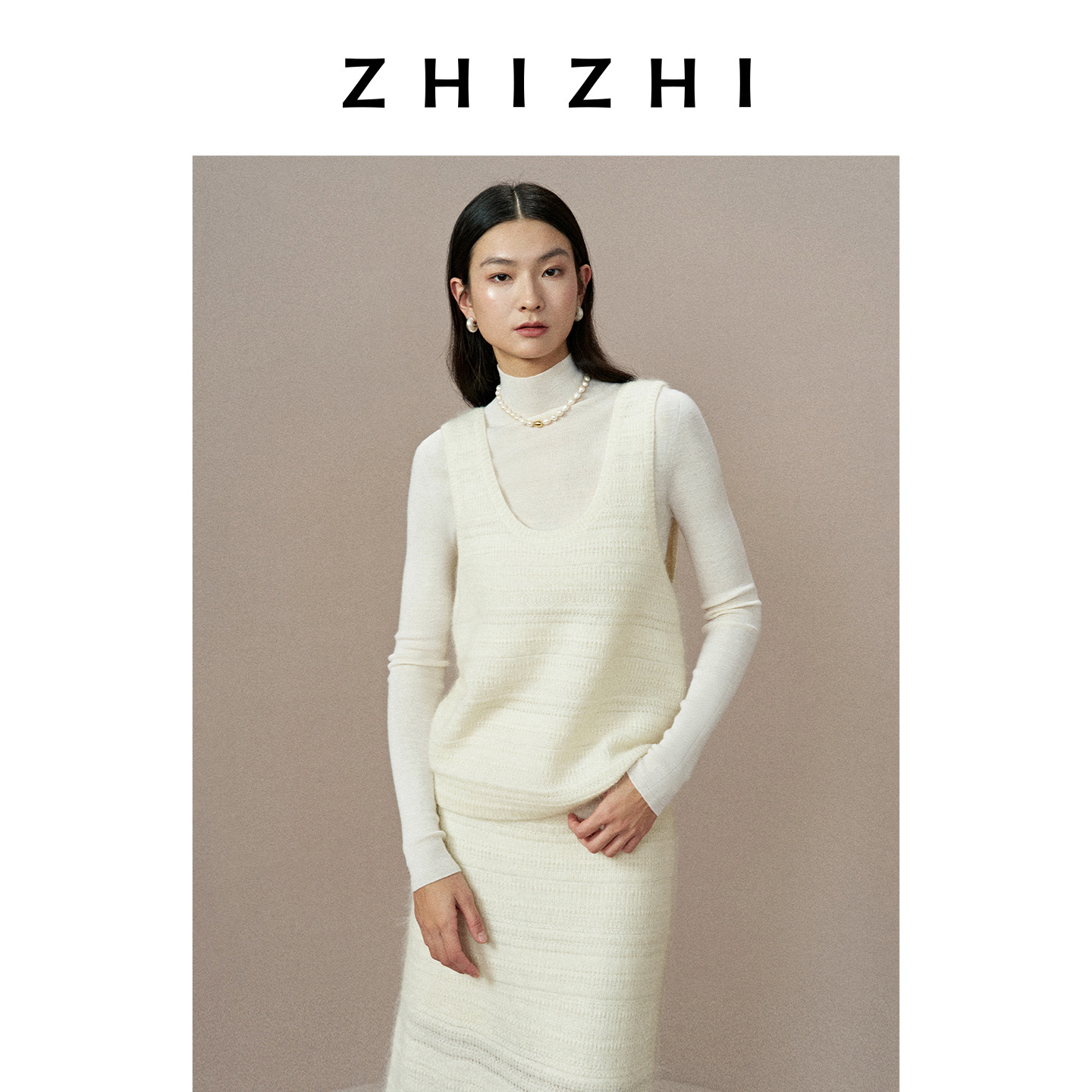 致知 扑蝴蝶 绵羊毛高质感仿蕾丝U领毛针织马甲25冬ZZ2EWKDL162