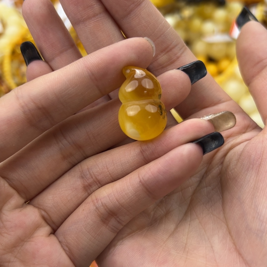 琥珀珠宝奇石未镶嵌