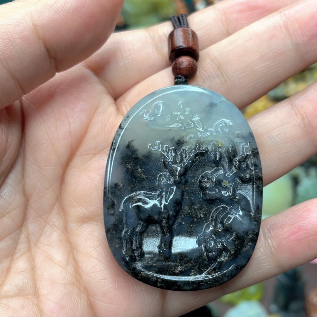 蛇纹石玉颈饰未镶嵌