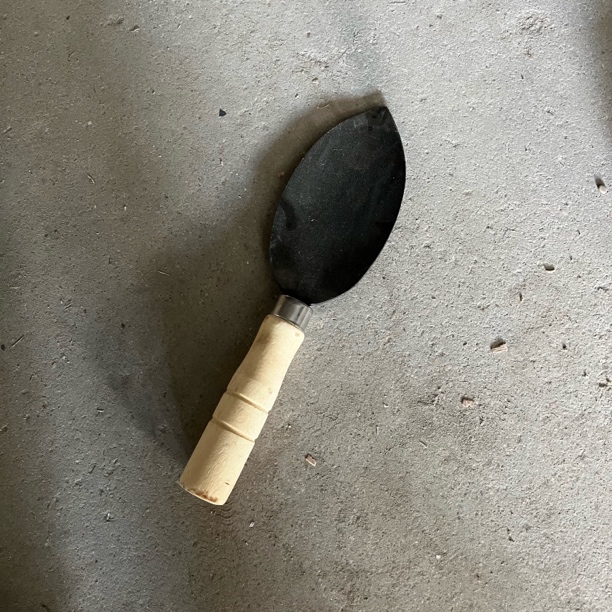直播间锻打白把花瓣铲有瑕疵不影响使用