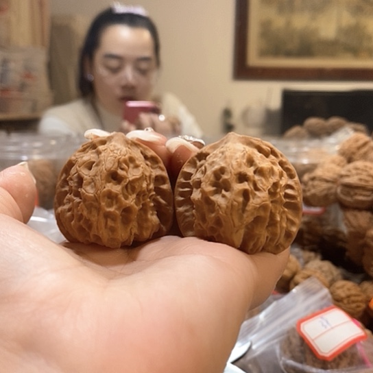 文玩核桃吊坠40玲珑尖有伤