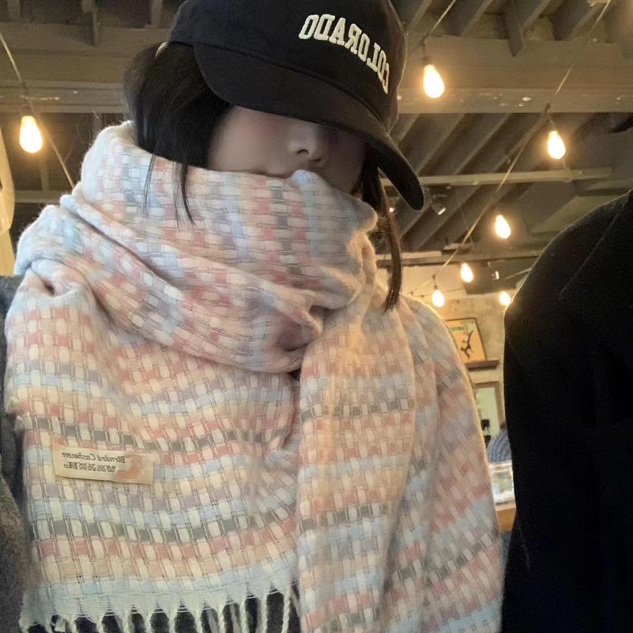 东北哈尔滨防寒围巾彩虹格子披肩女冬季甜美软妹学生围脖加厚保暖