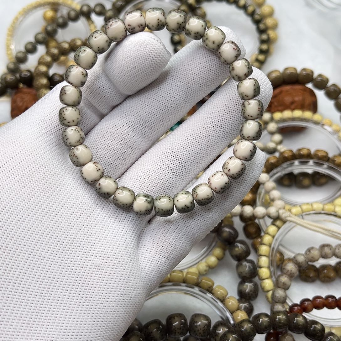 星月菩提吊坠绿背河豚烟花散