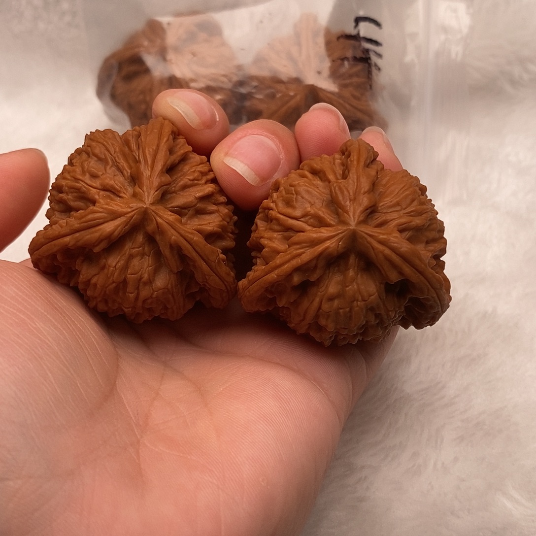 用***7文玩核桃吊坠三棱