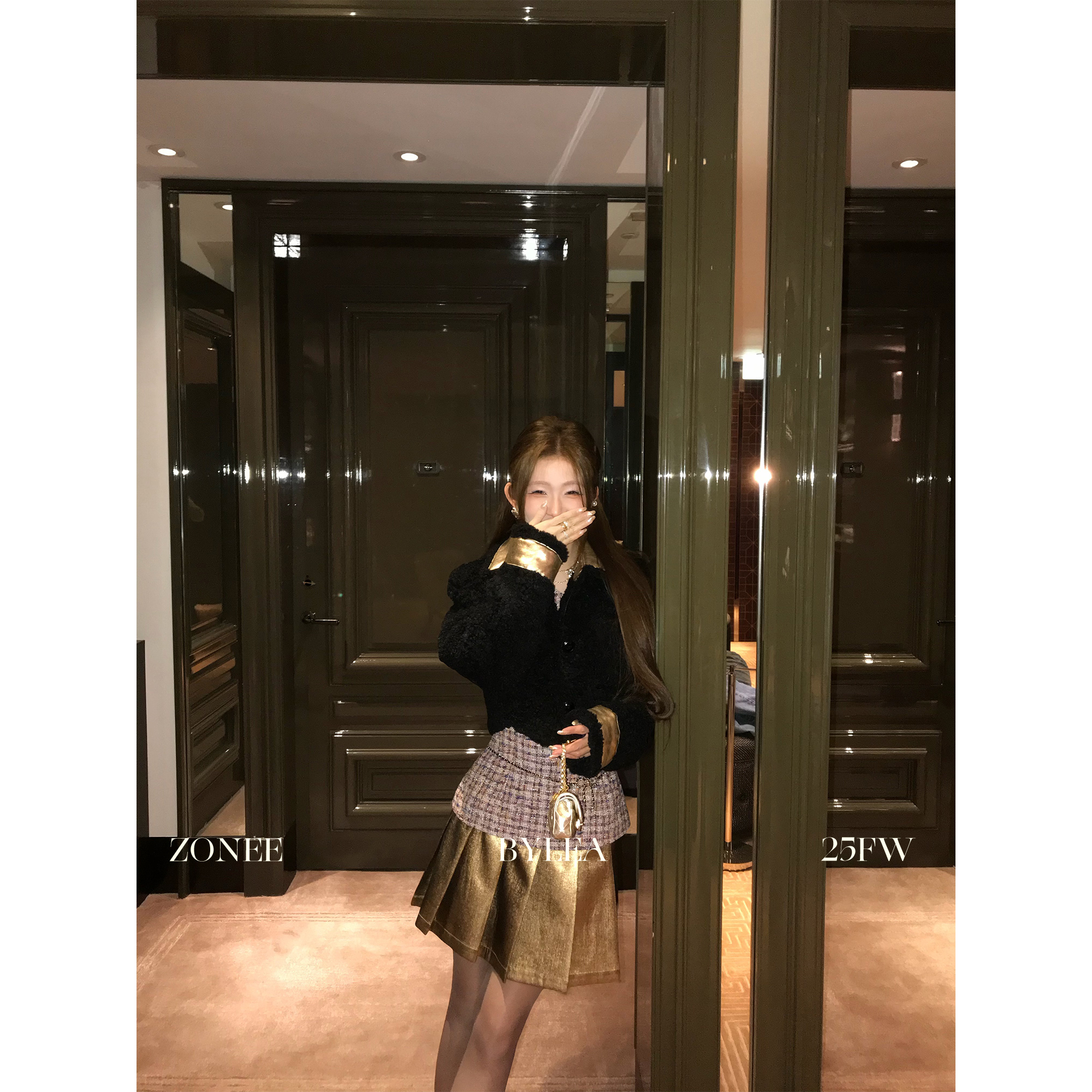 ZONEE 法式冬季时髦羊羔毛袖口拼接PU自带垫肩小香短外套