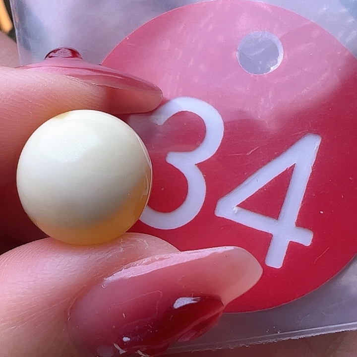 蜜蜡裸石未镶嵌微瑕 12.5mm 圆珠