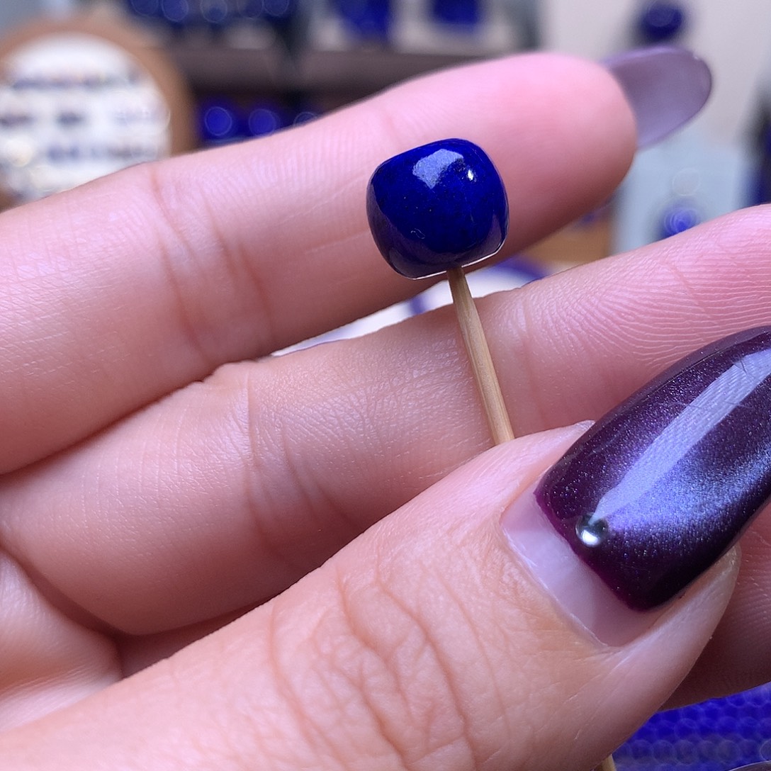 铸****青金石未镶嵌顶品10m老型