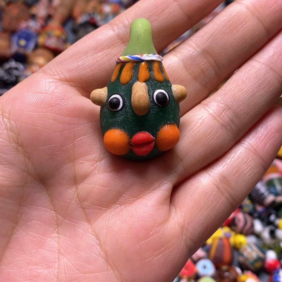 琉璃颈饰印度尼西亚琉璃娃娃