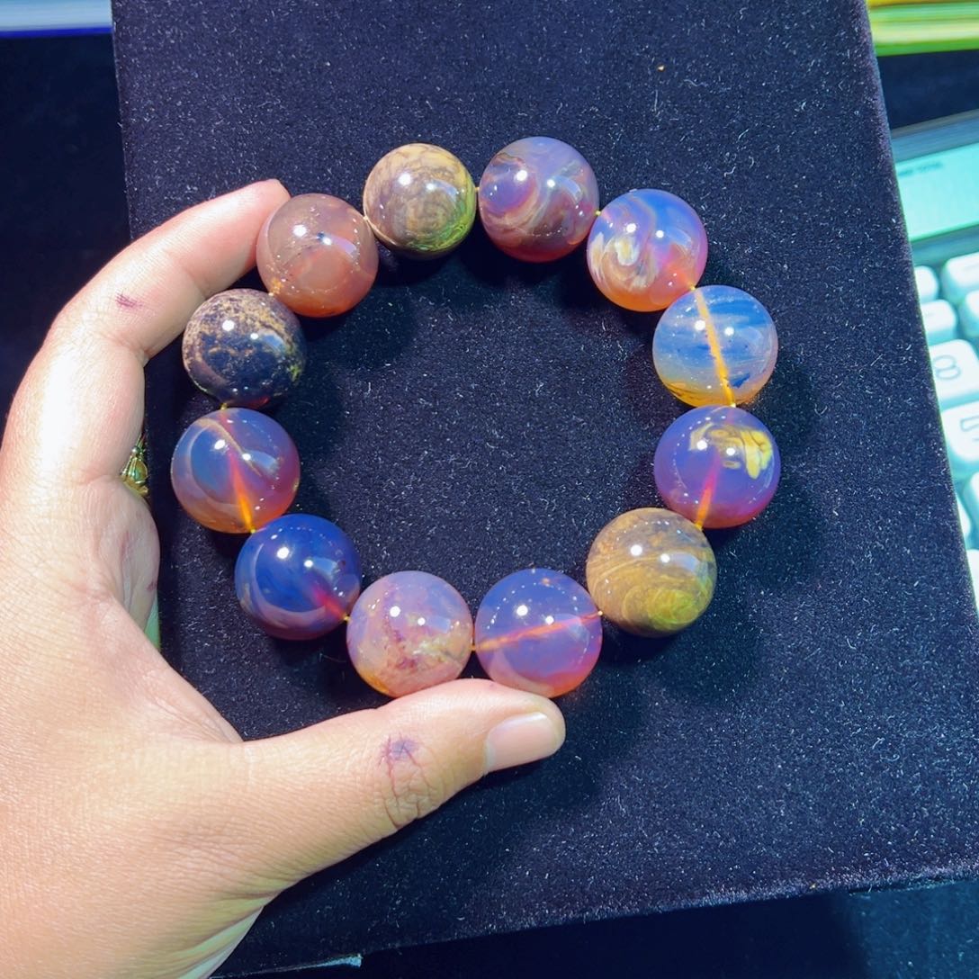 琥珀裸石未镶嵌琥珀