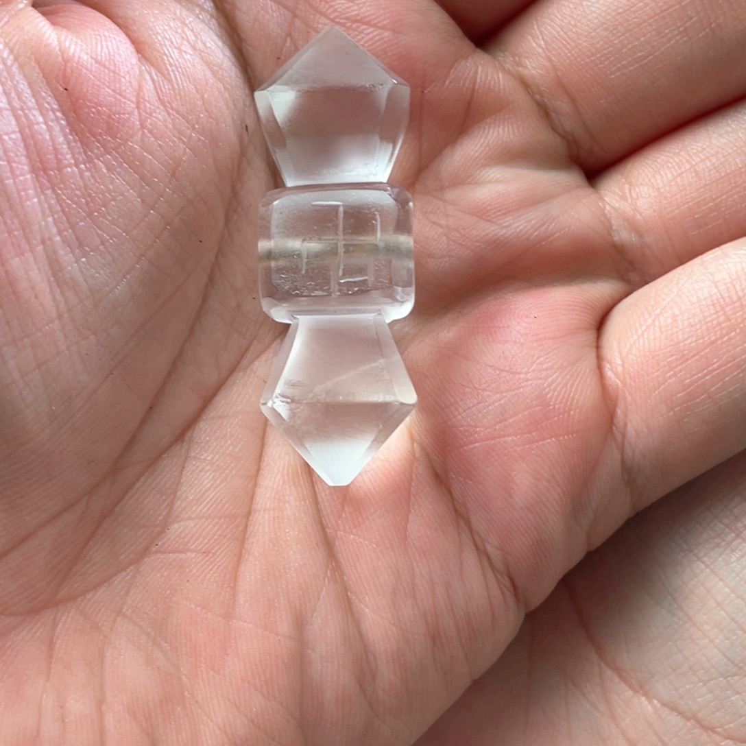 于***泉颈饰水晶未镶嵌8868885