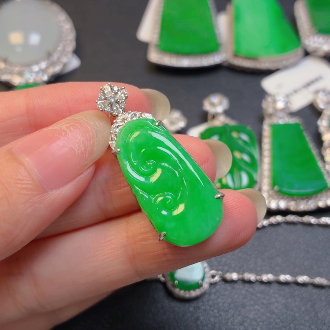 翡翠银S925镶嵌颈饰