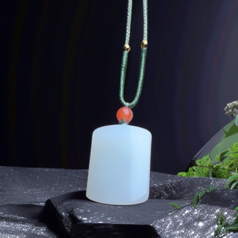 和田玉方糖平安牌女士儿童款 白色百搭精美手工编绳款玉坠有证书