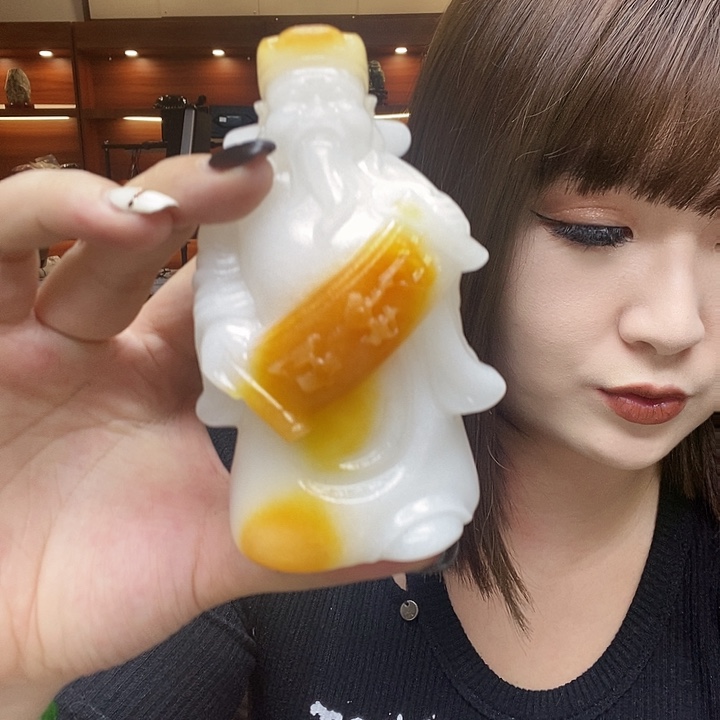 和田玉未镶嵌把件