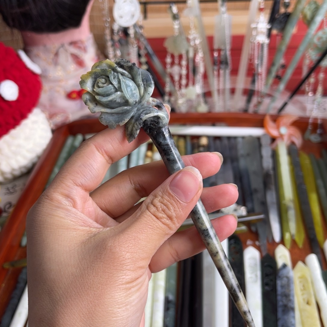 蛇纹石玉发饰未镶嵌