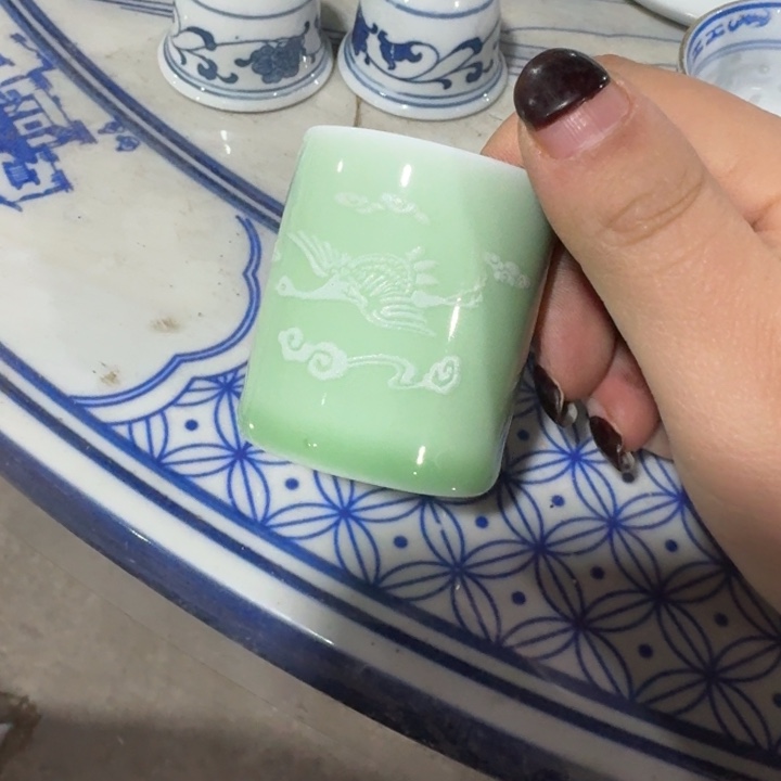 摆件豆青釉色竹节杯