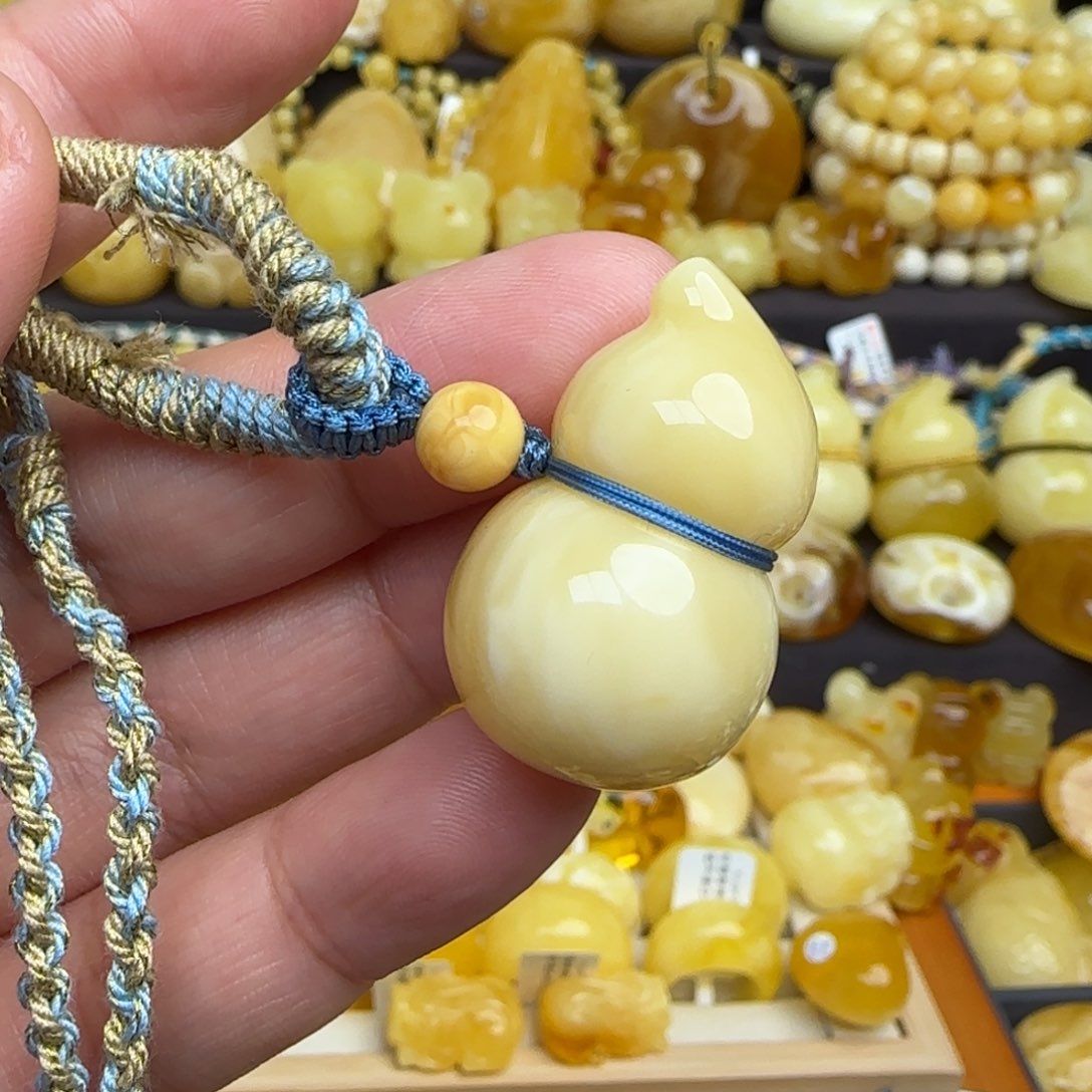 蜜蜡套链未镶嵌天然俄料浓白妖花蜜蜡葫芦吊坠