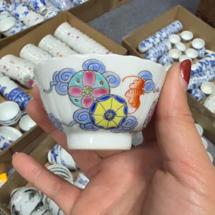 景德镇陶瓷杯子盖碗