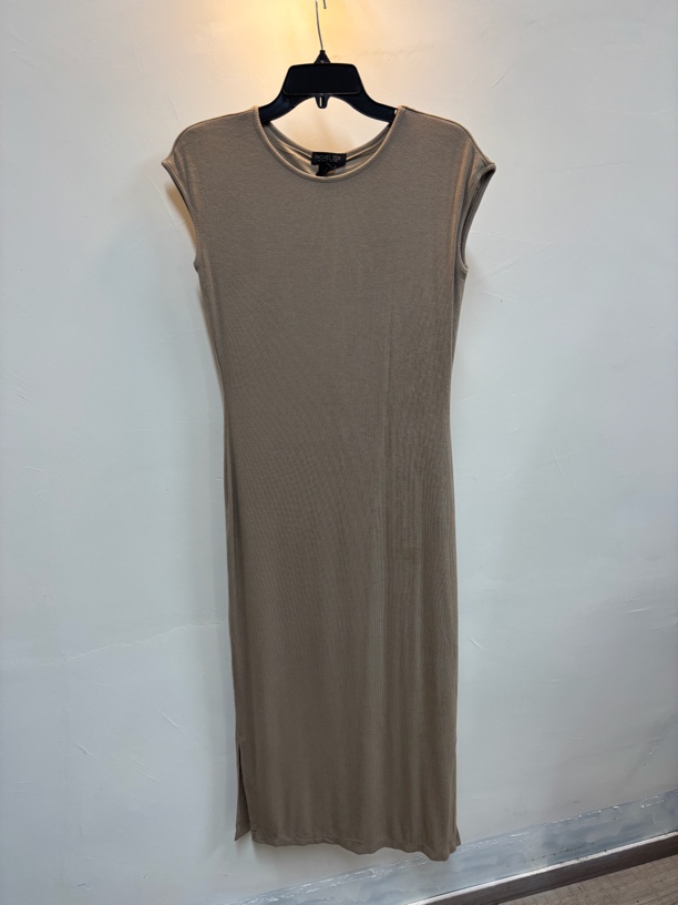 0057款微瑕原单显瘦气质螺纹三色长裙