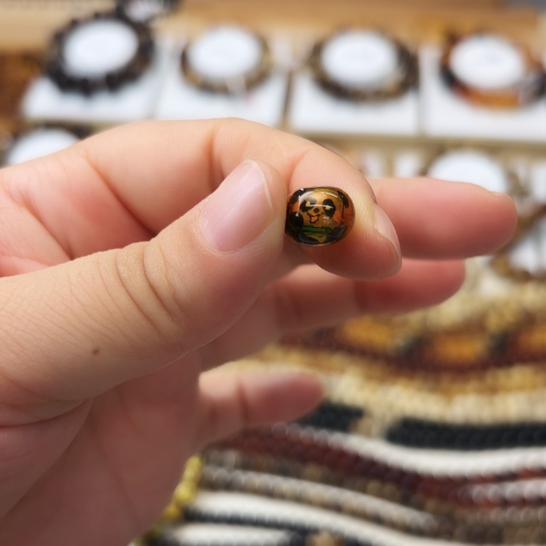 琥珀未镶嵌裸石十一