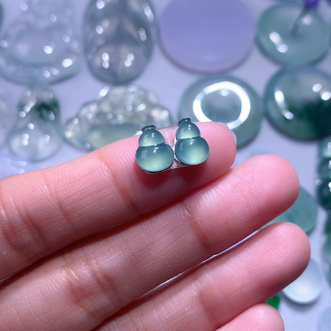 【闪购商品】翡翠颈饰未镶嵌葫芦