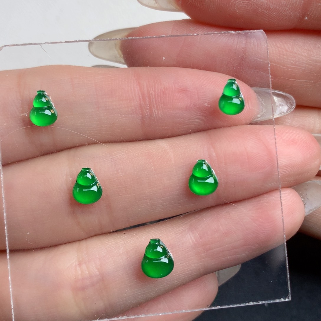 翡翠裸石7.32/6.09/2.5