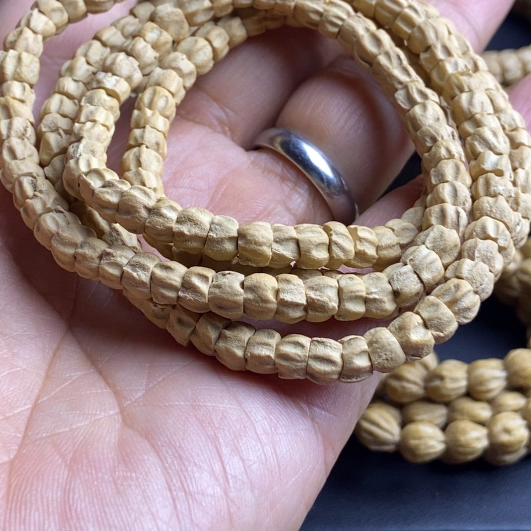 S***y柏香籽/百香籽吊坠