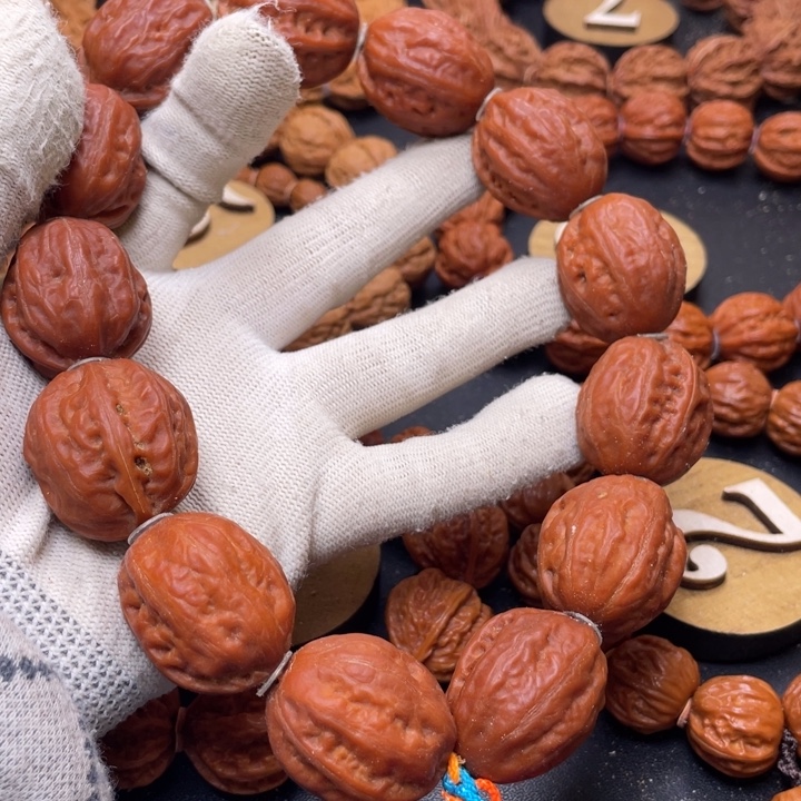 文玩核桃手串红皮粗筋手持
