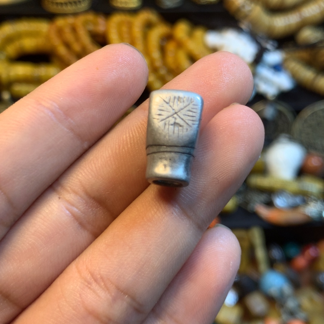 泥塑娘啦擦擦骰子