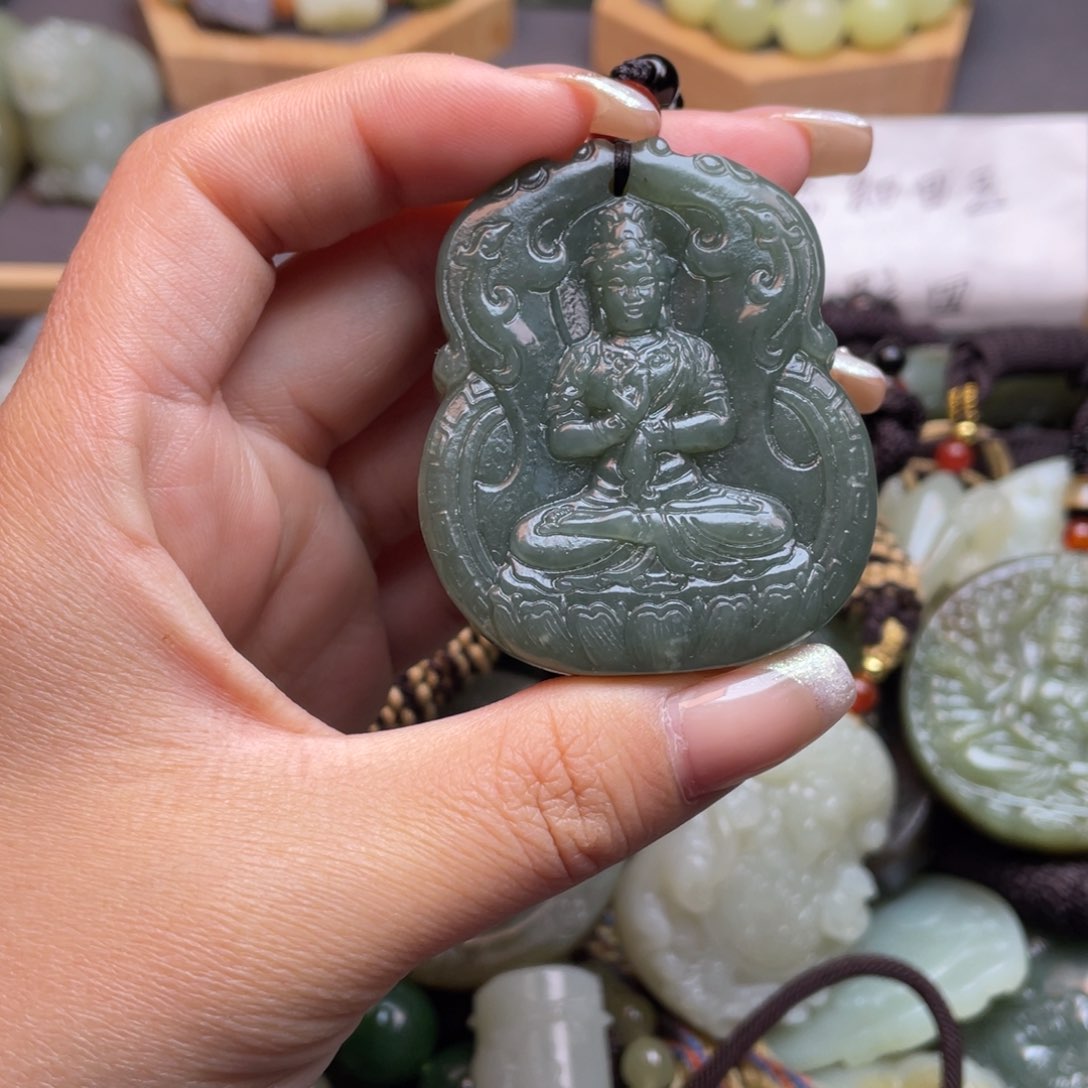 和田玉颈饰未镶嵌