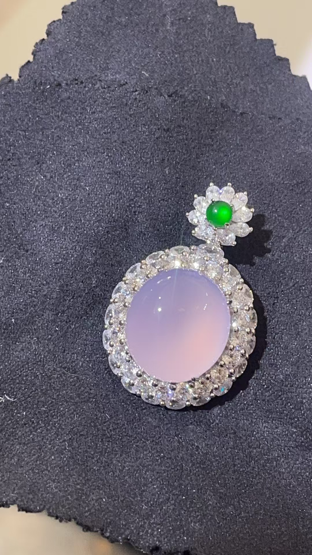 S925银镶嵌玉髓吊坠