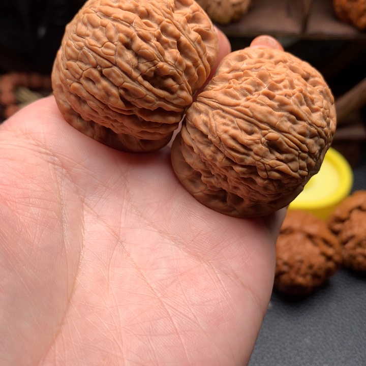 你***？文玩核桃吊坠泥鳅背44