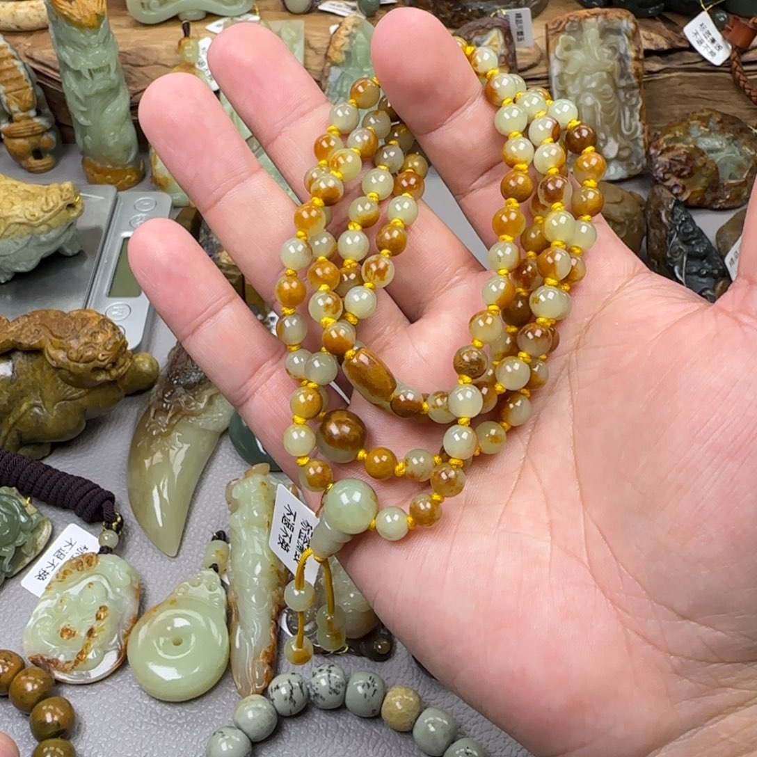 枣***部岫岩河磨玉（透闪石质玉）未镶嵌珠宝奇石