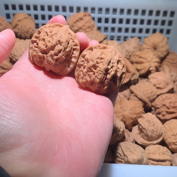 文玩核桃吊坠磐石