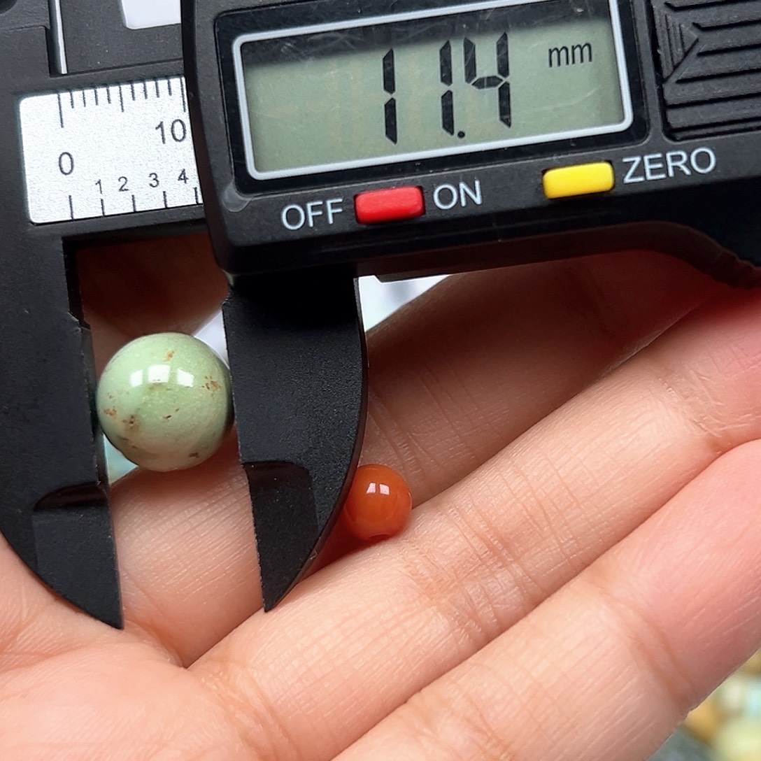 南红玛瑙未镶嵌珠宝奇石