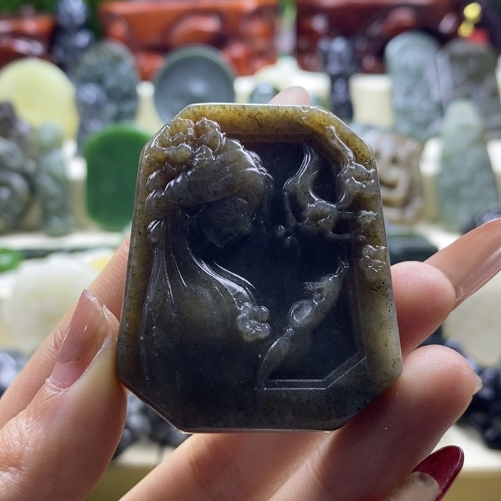 和田玉颈饰未镶嵌